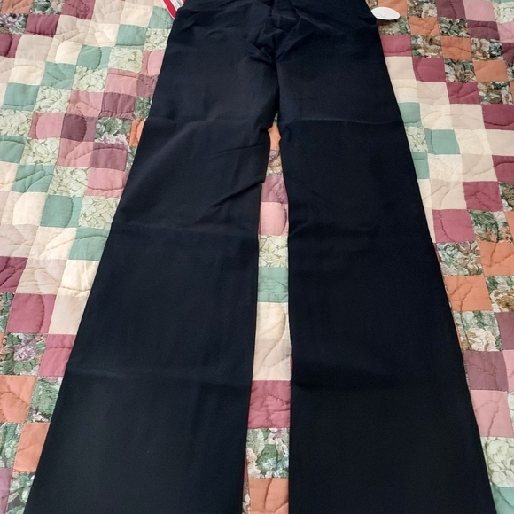 NWT Spanx Booty Boost Yoga Pants with Flare - Picture 2 of 2